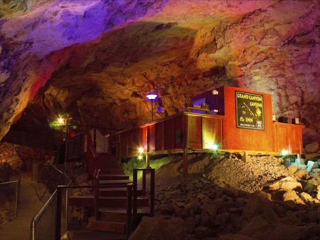 Grand Canyon Caverns Hotel | Arizona Attractions